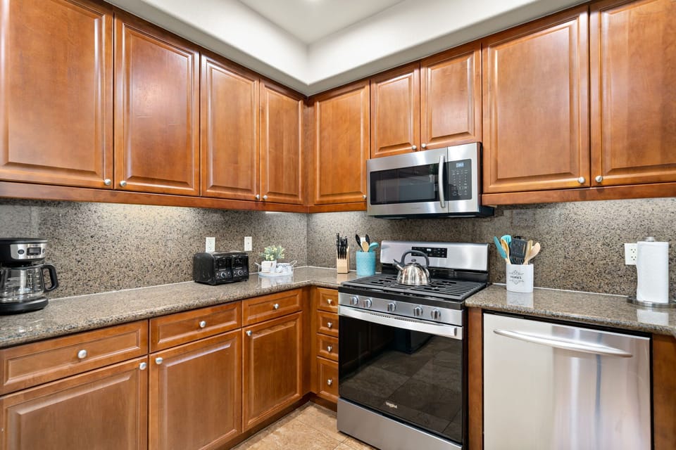 Plenty of counter space!