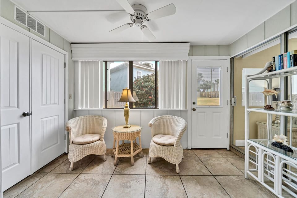 Open Florida Room Off of Living Room