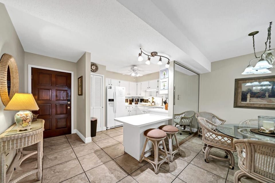 Enter To The Kitchen