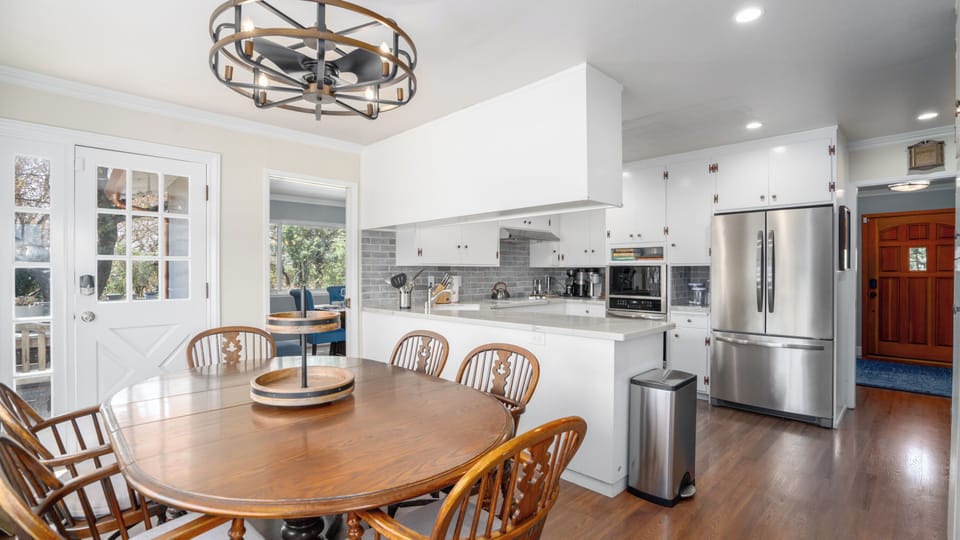 Modern kitchen with a spacious dining area.
