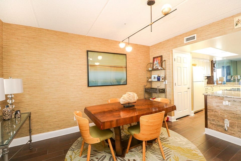 St. Augustine Beach Rentals Dining Room