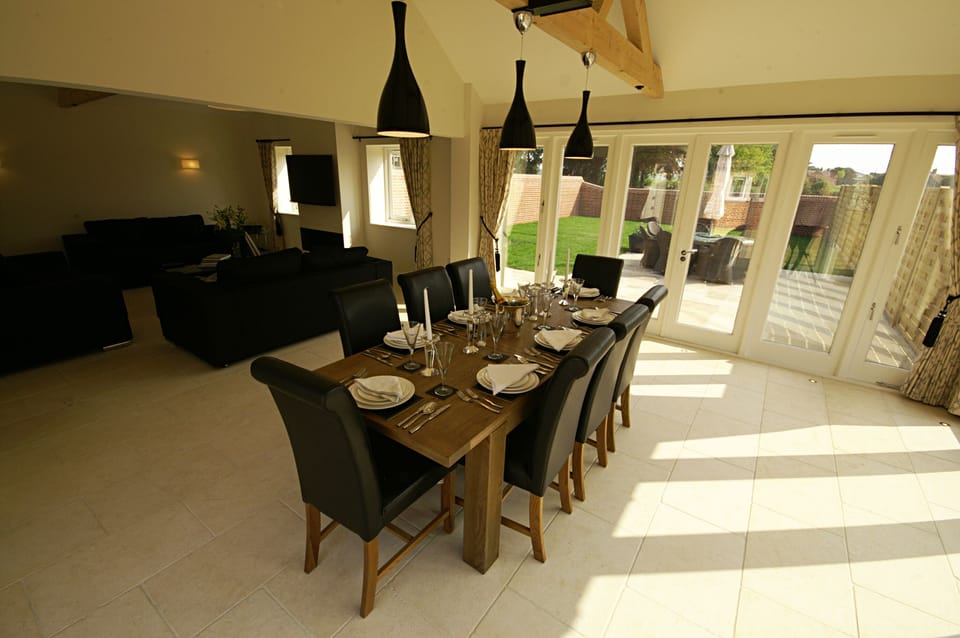 Lodge - Dining 