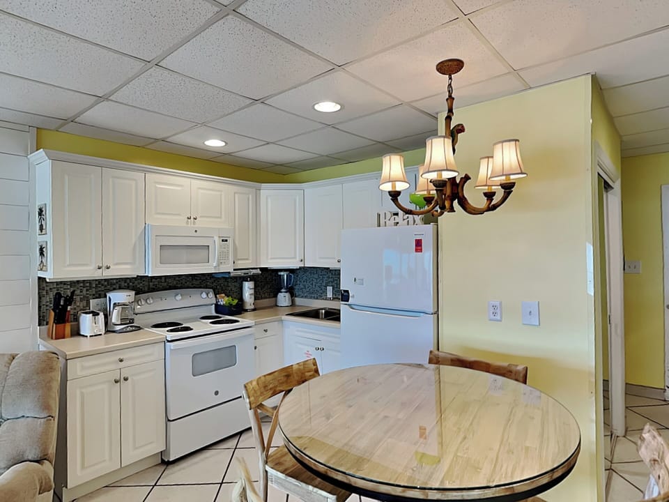 Studio Kitchen