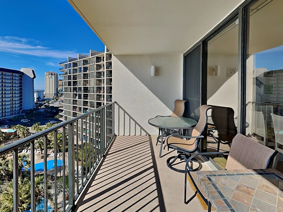 Balcony with Seating