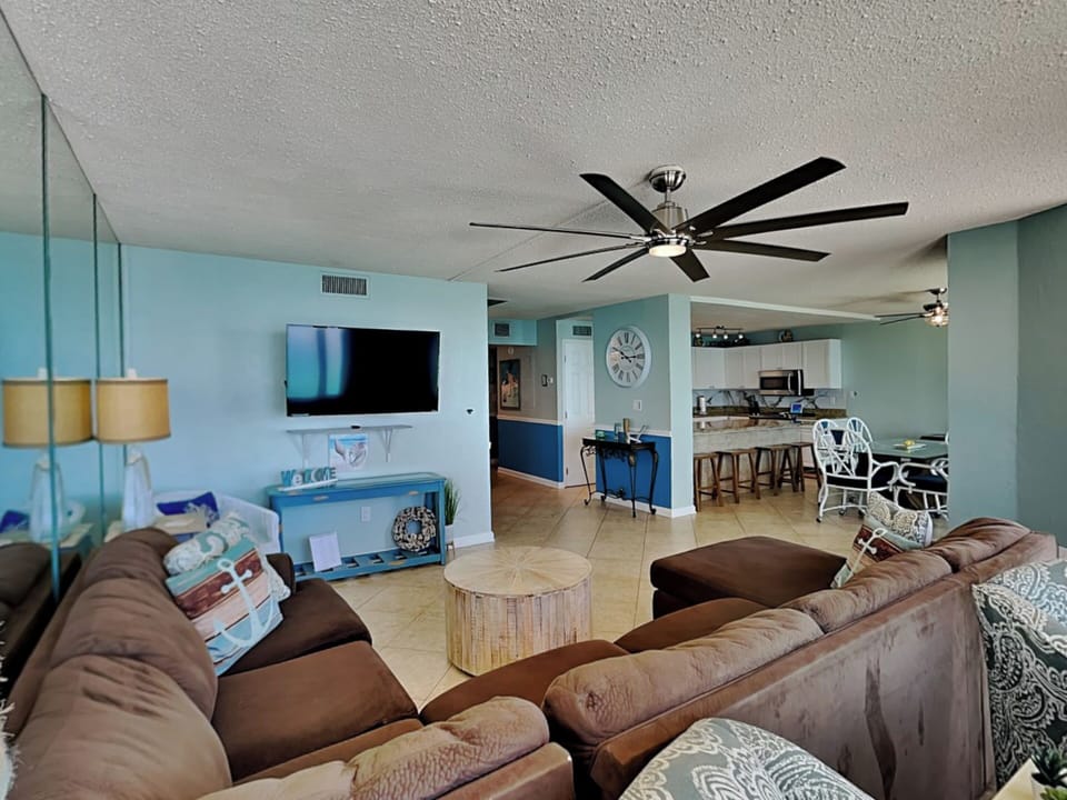 Living Area - Smart TV