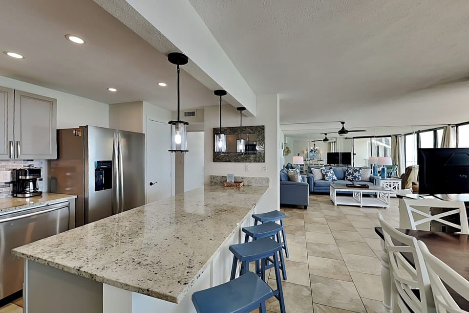 Kitchen - Breakfast Bar - First Floor