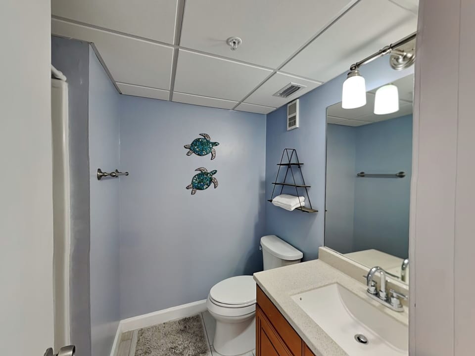 Full Bathroom - First Floor