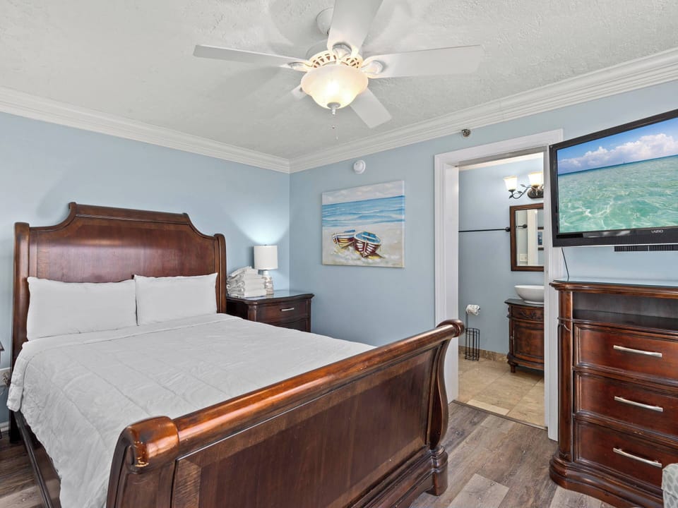 Fourth Bedroom - Queen Bed - Second Floor