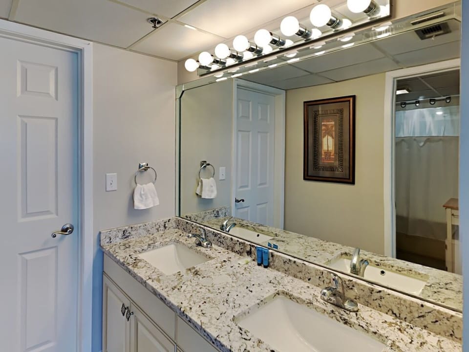Primary Bathroom - Dual Vanity