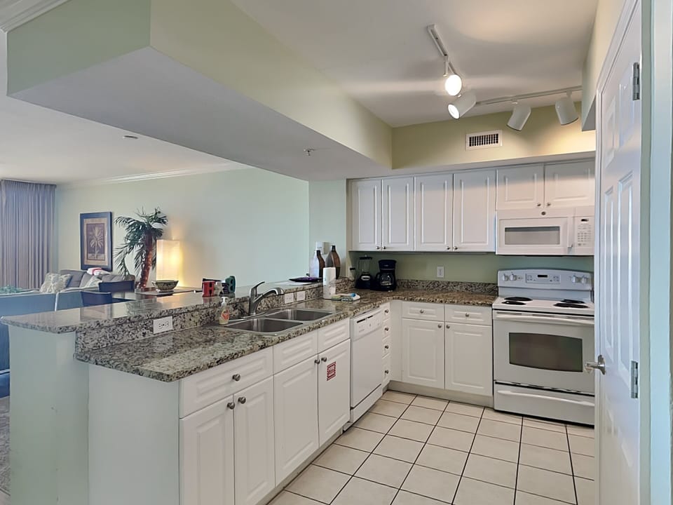 Kitchen (2)