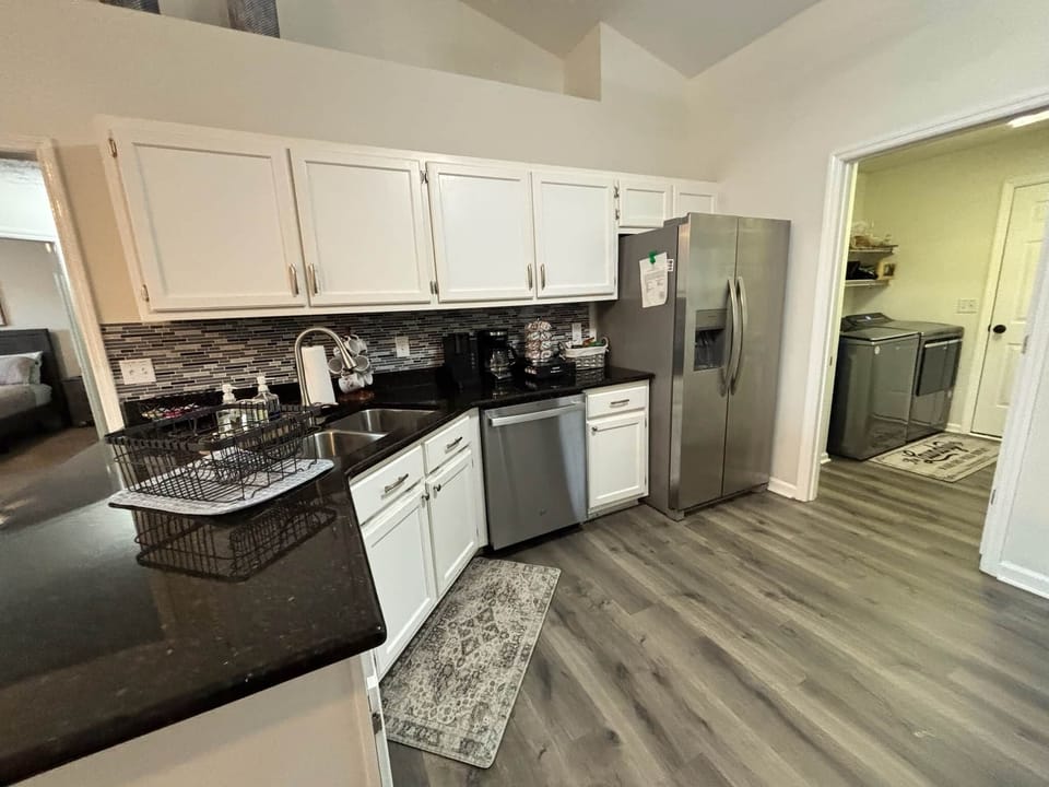 Spacious layout with plenty of counter space and modern appliances