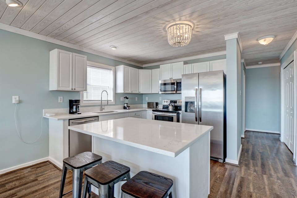 Kitchen with island