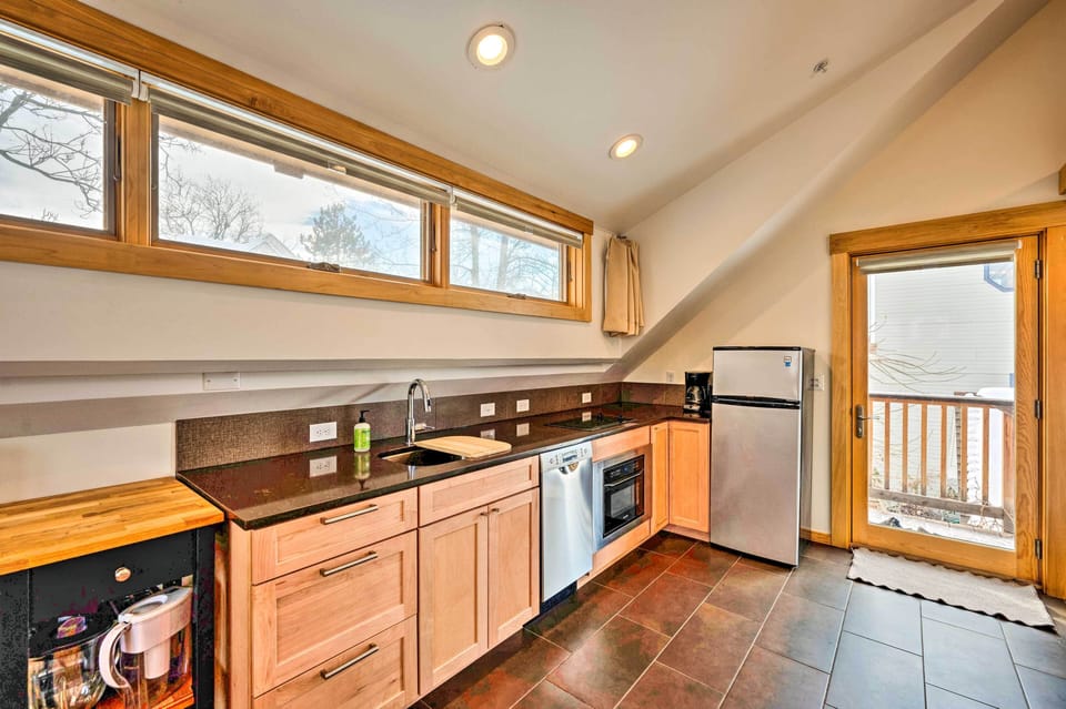 Kitchen | Dishware & Flatware | Blender | Toaster