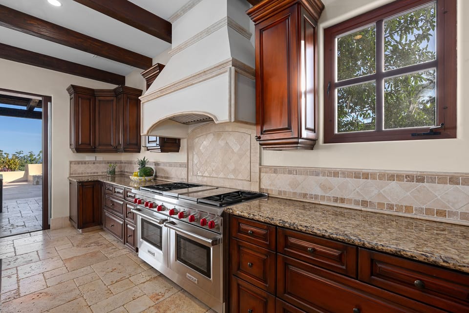 Fully equipped kitchen