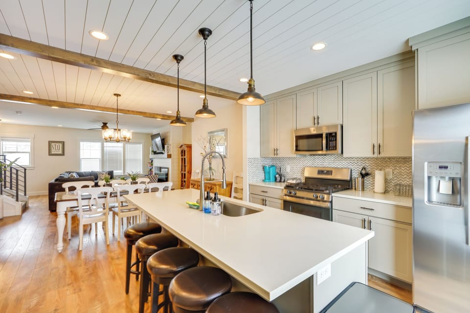 Kitchen | Coffee Maker | Blender | Dishwasher | Crockpot