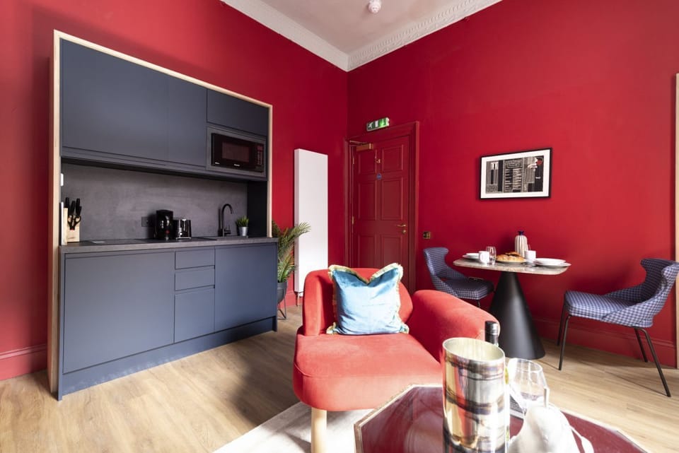 Studio with bed and kitchen
