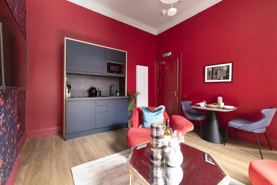 Studio with bed and kitchen