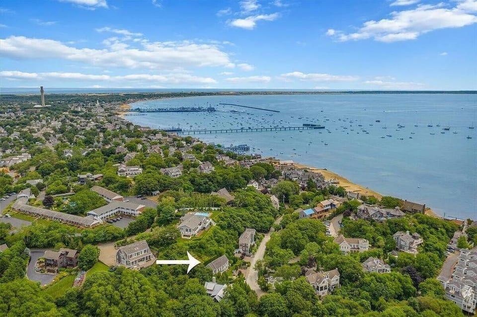 6f781825f5b552d62c2f38ef99cc9264-uncropped_scaled_within_1344_1008