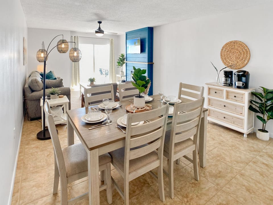 The floorplan easily flows from room to room, offering convenience + simplicity!
