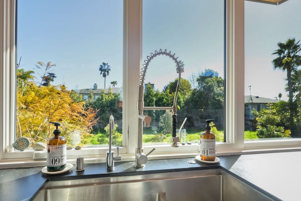 Light and bright kitchen