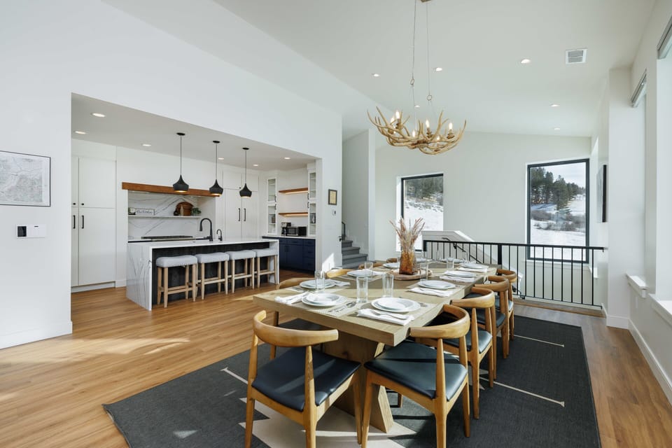 Dining/Kitchen