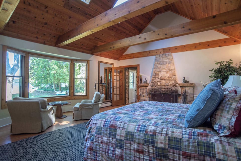 Main bedroom offers a king sized bed
