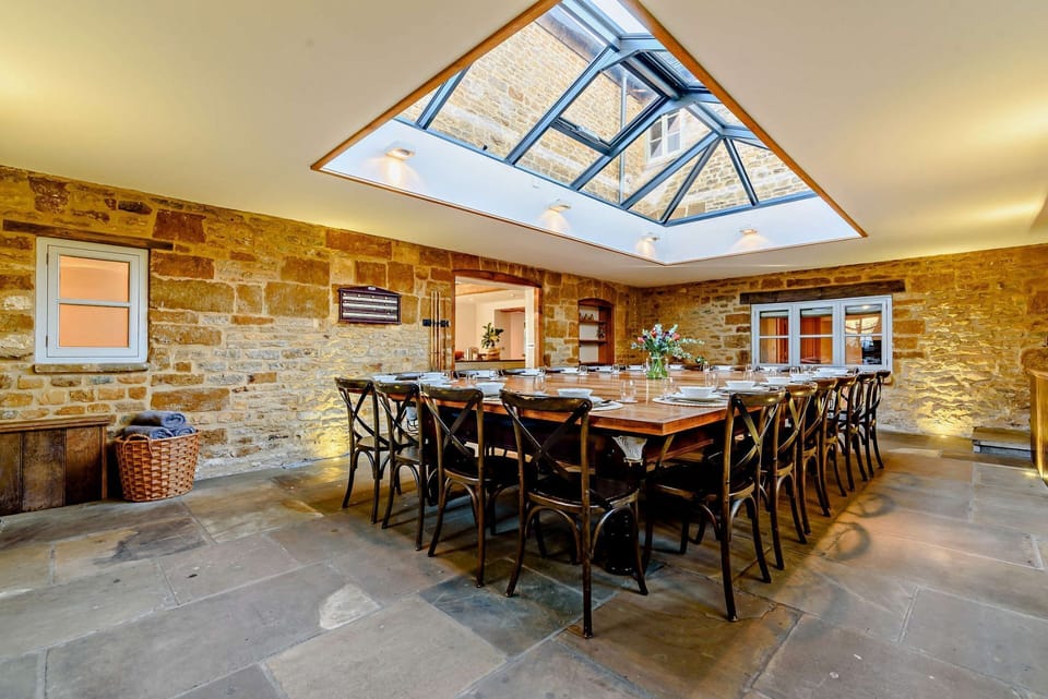 Stonewell Farmhouse Dining room - StayCotswold