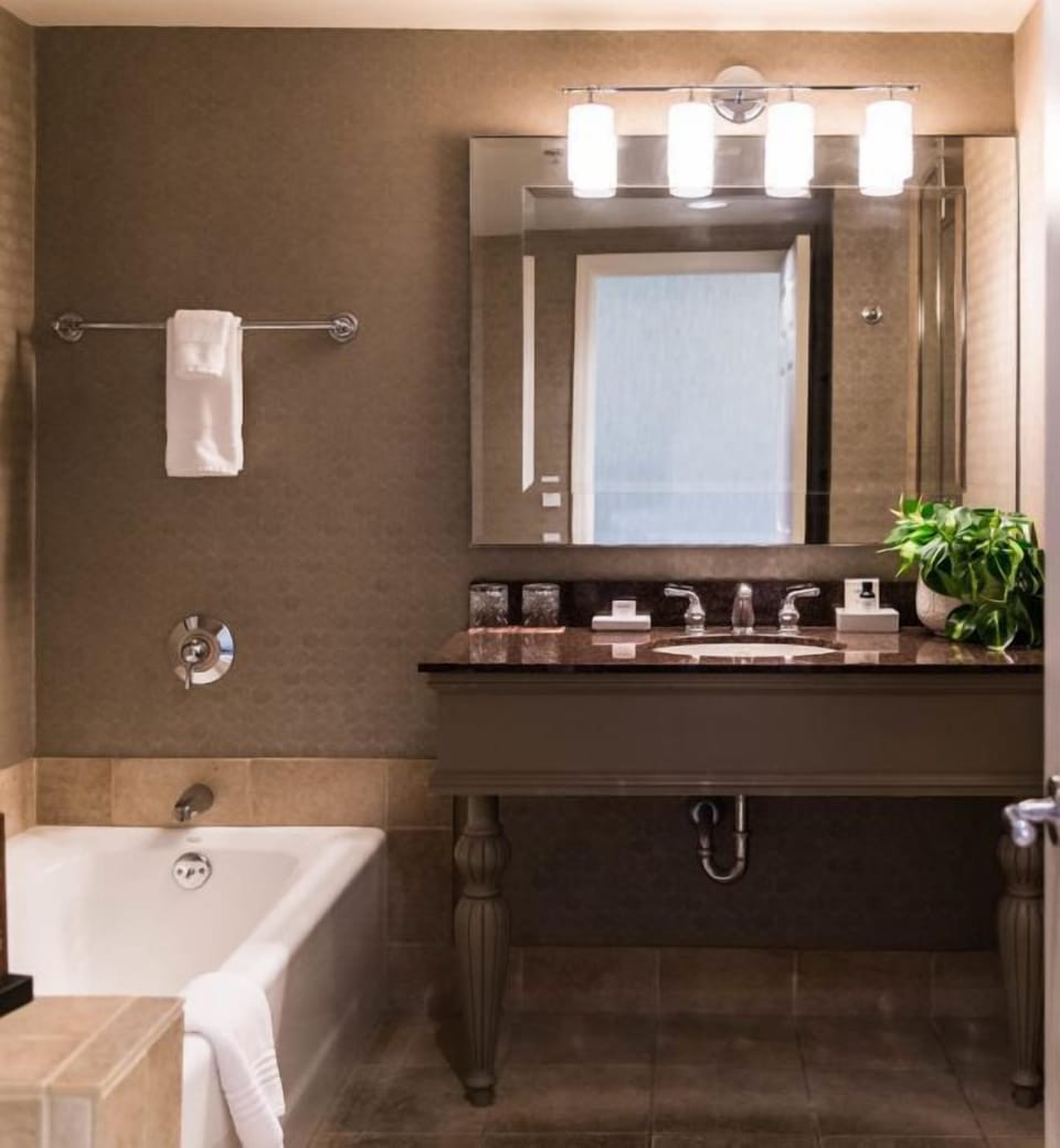 Bathroom with a shower/ tub. The essential kit and towels are provided!