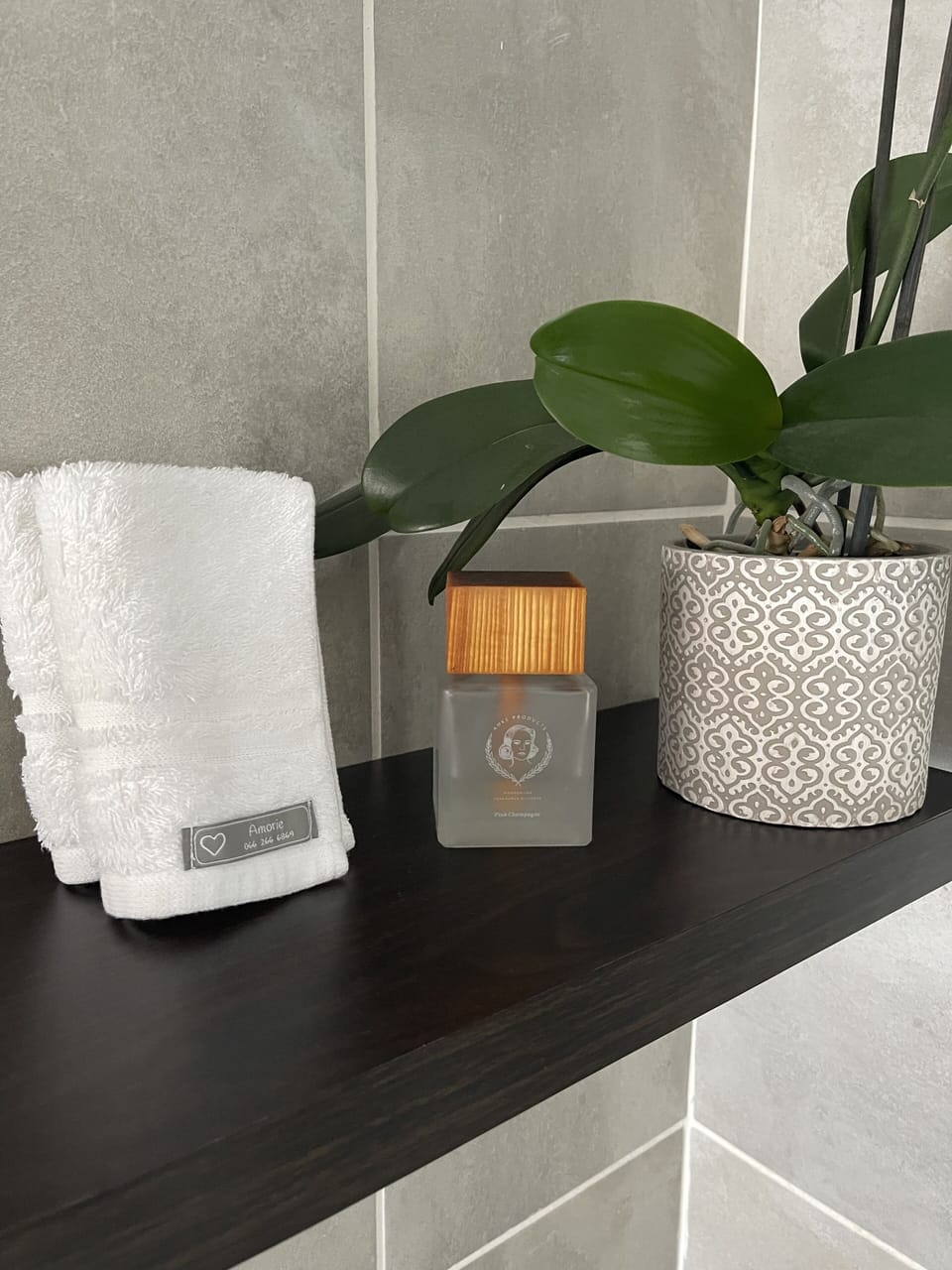 Bathroom amenities