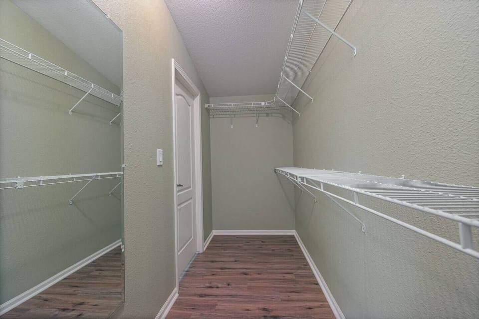 Large closet to unpack and settle in