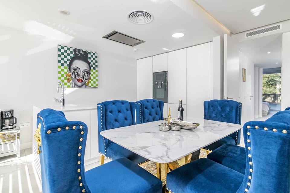 Kitchen or kitchenette,Dining area