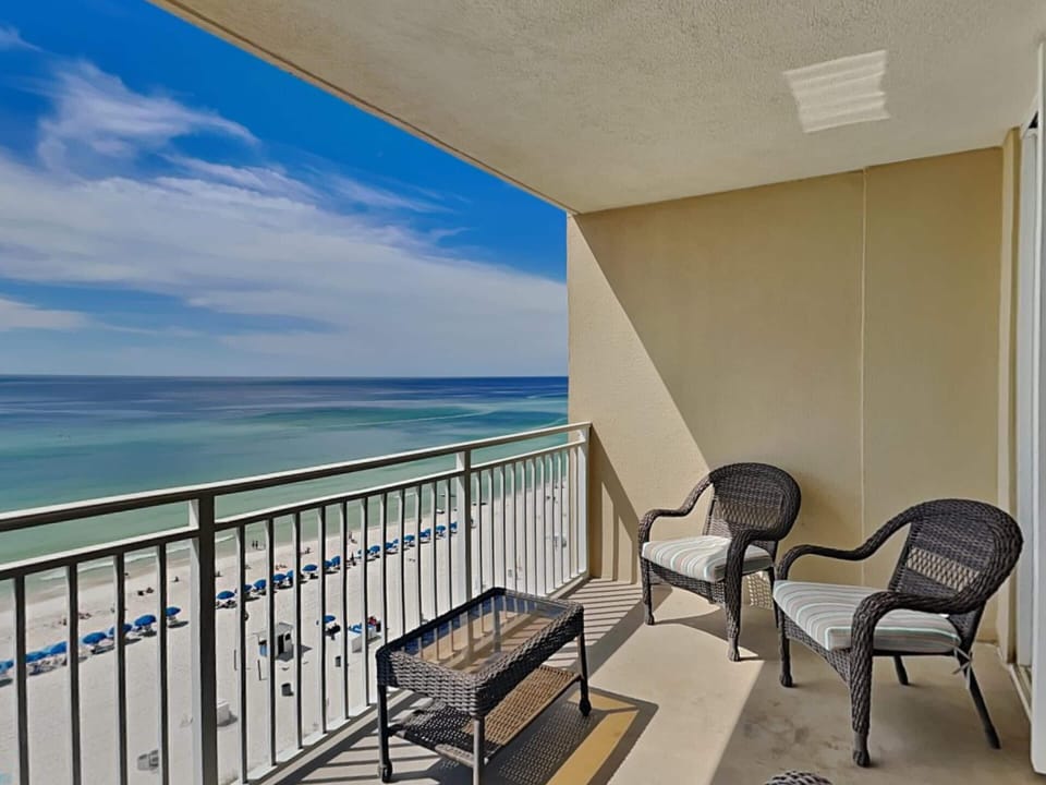 Welcome to Emerald Beach #931