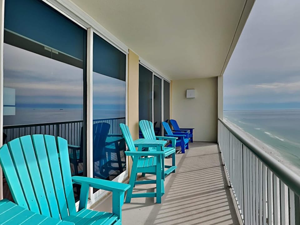 Large Gulf Front Balcony