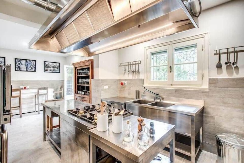 Well equipped kitchen