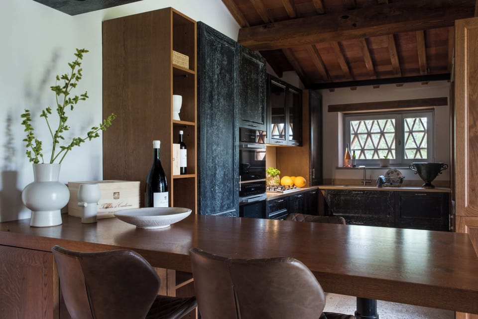 Dependence with bedroom, bathroom, kitchen and living area