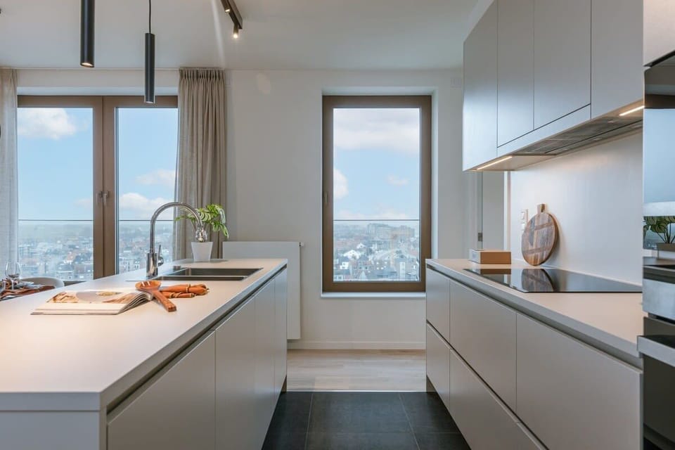 Modern and fully equipped kitchen