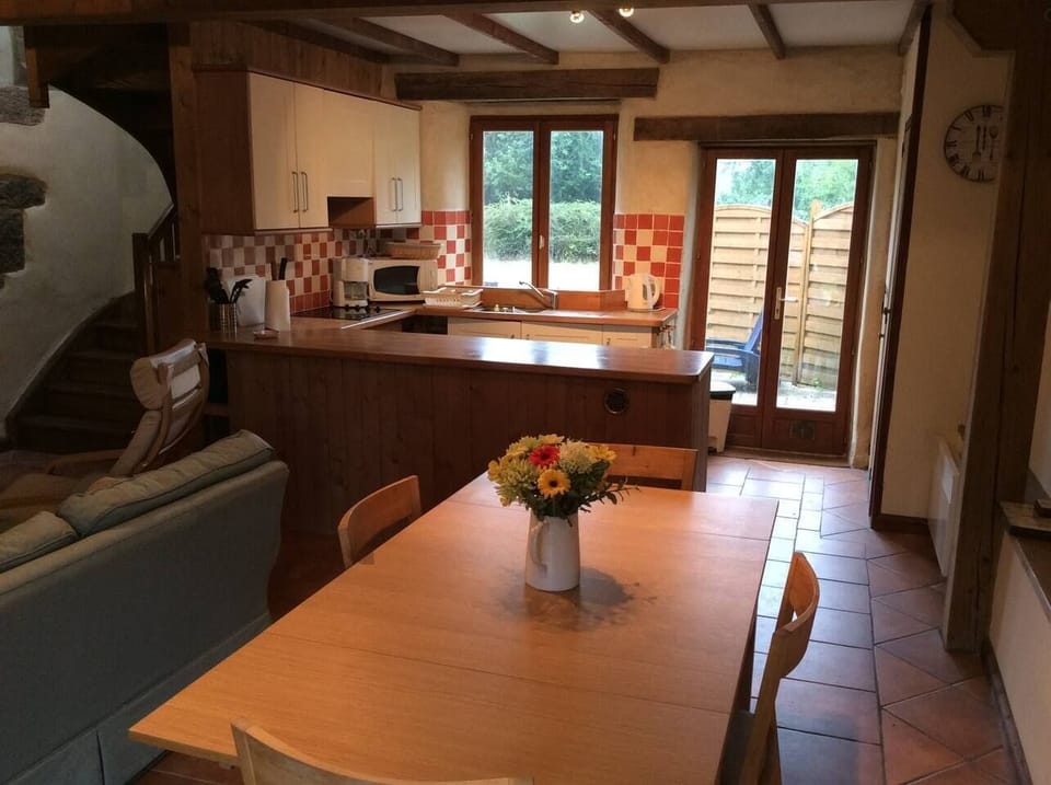 Clement Dining area looking towards kitchen