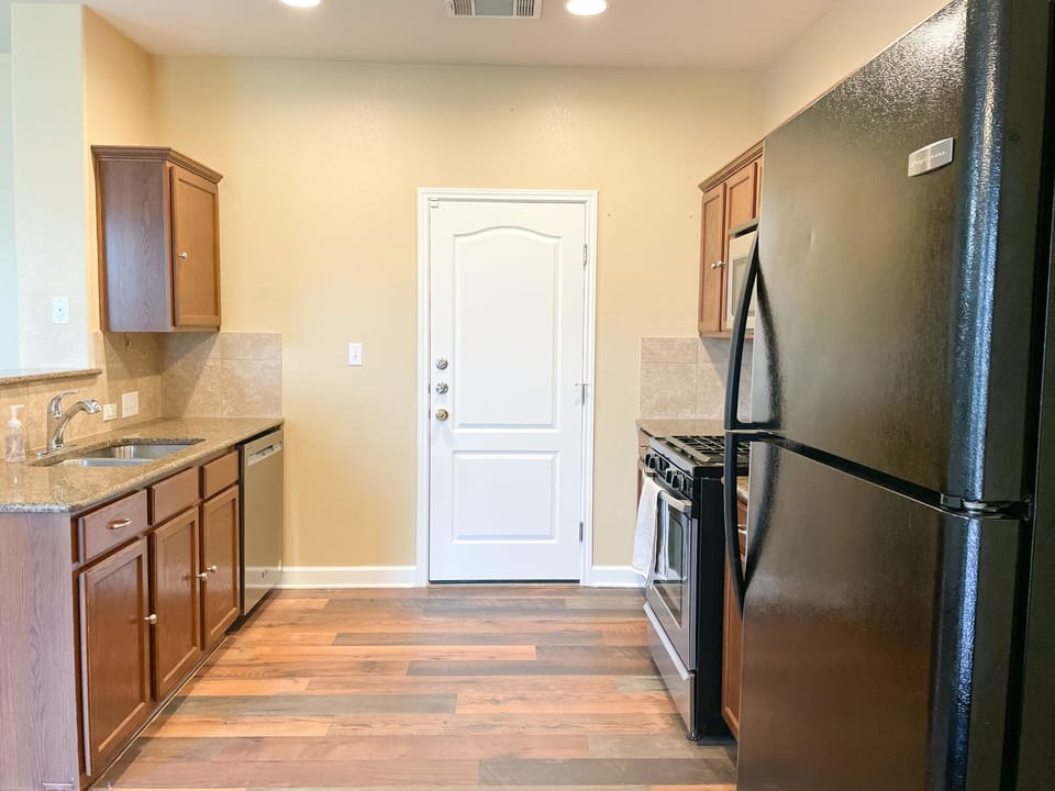 kitchen & dining