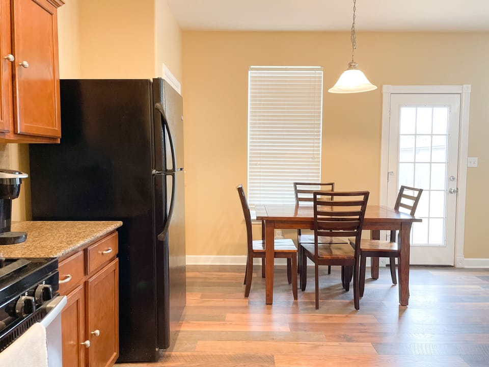 kitchen & dining