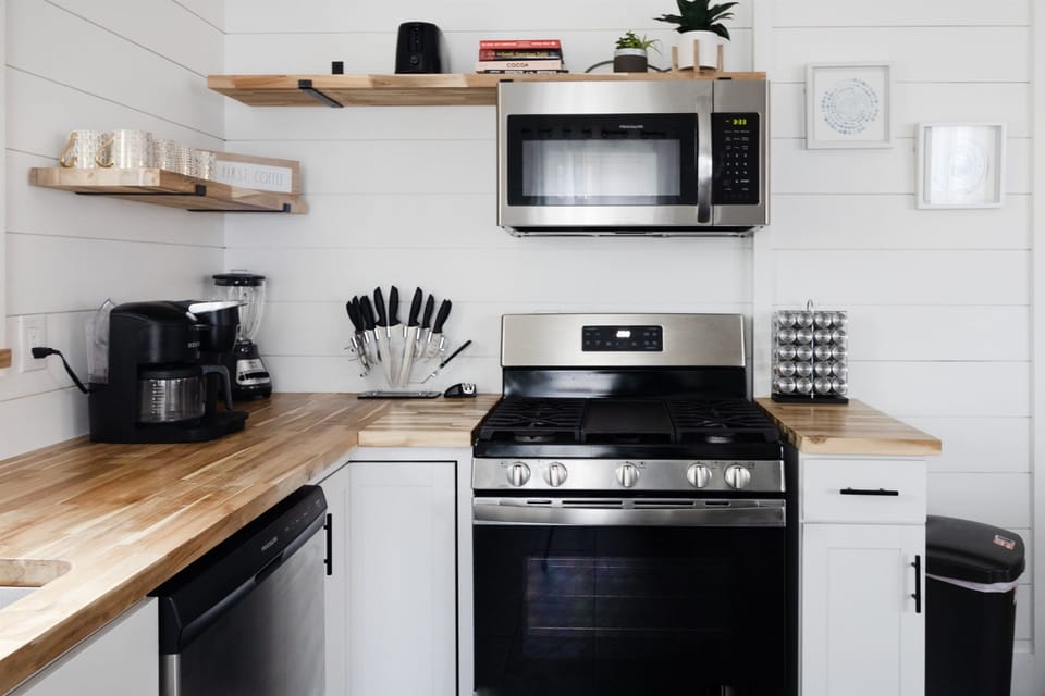 Full kitchen for gourmet meal prep