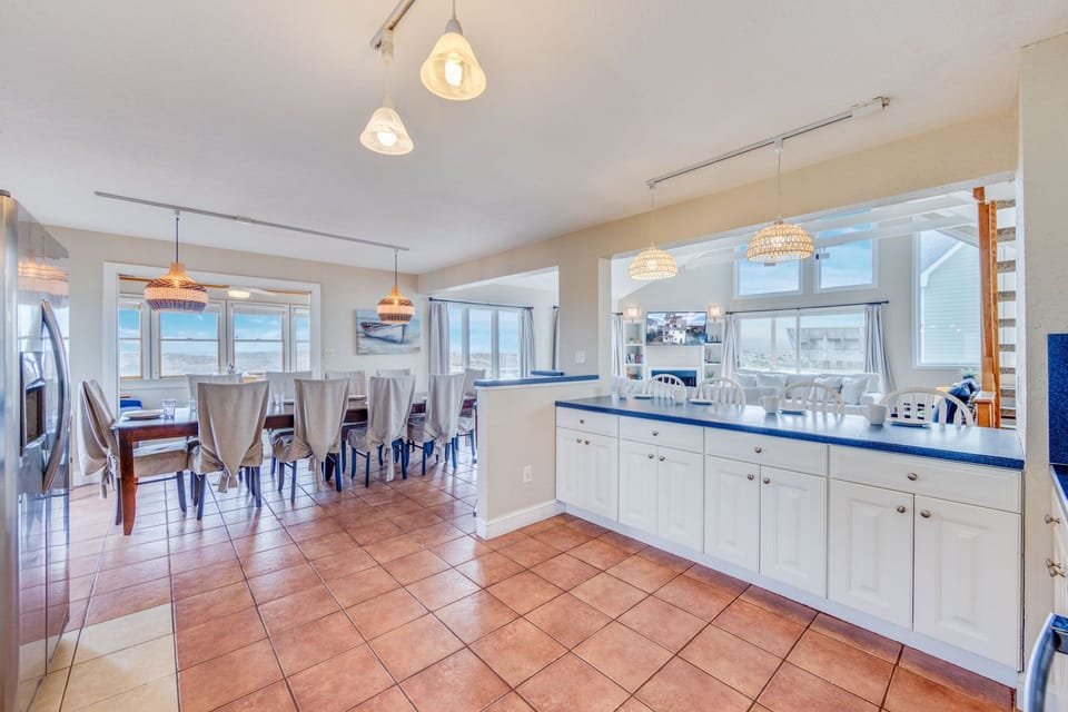 06-Surf-Or-Sound-Realty-1090-Mother-of-Waves-Kitchen-02
