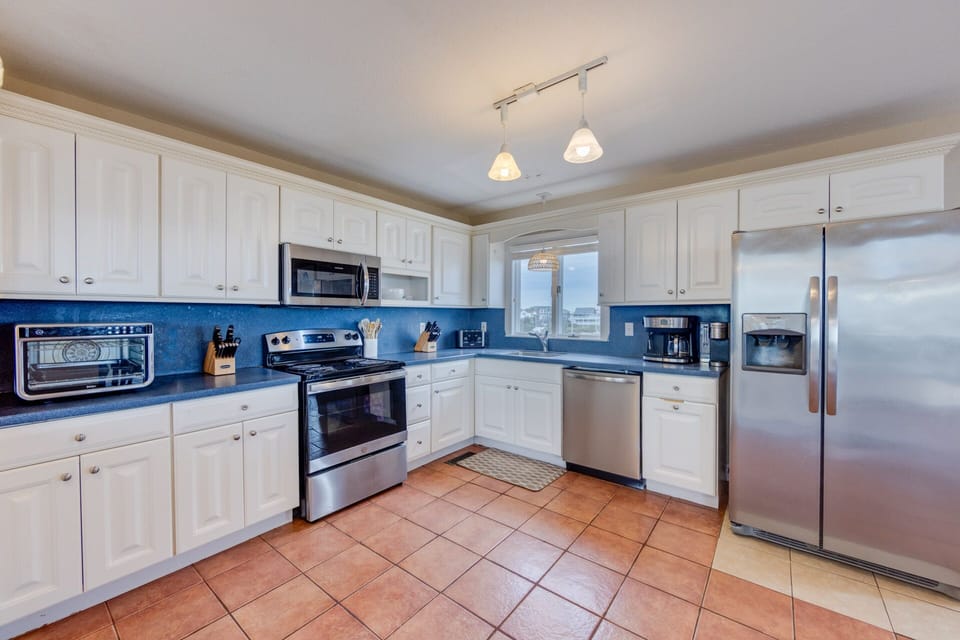 07-Surf-Or-Sound-Realty-1090-Mother-of-Waves-Kitchen-03