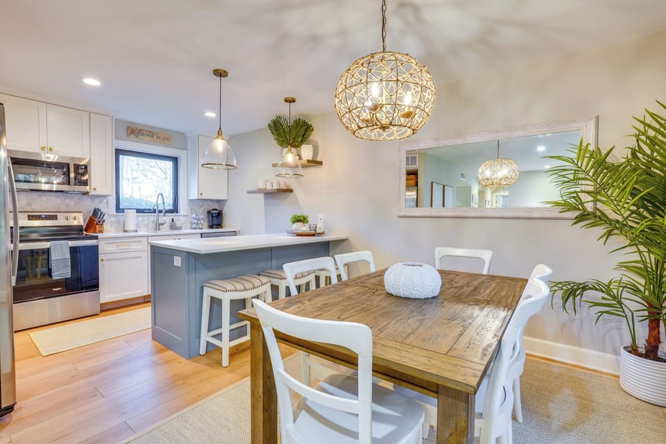 Dining Area | Dishware/Flatware | Trash Bags/Paper Towels