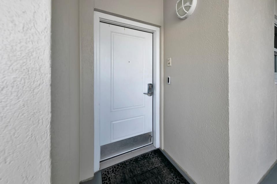 Palazzo 408 entry