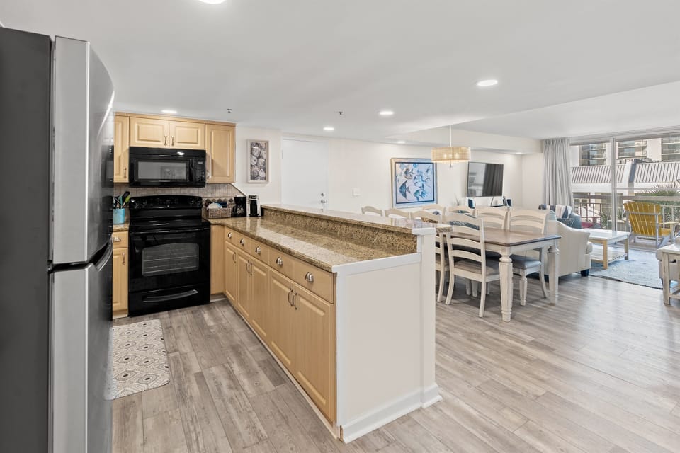 Kitchen / Dining