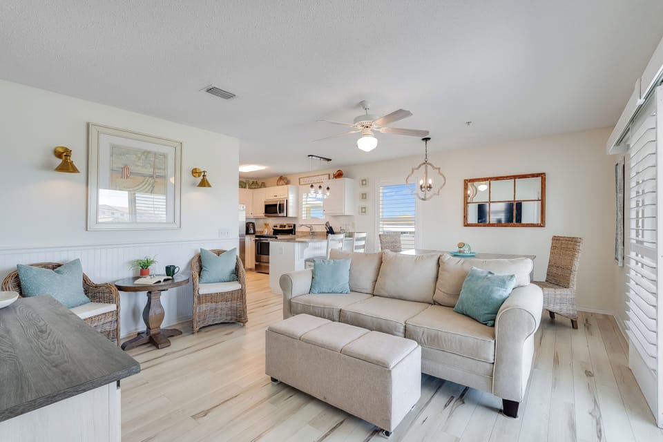 Relax, kick back, and enjoy the luxurious feel of our coastal bunaglow.