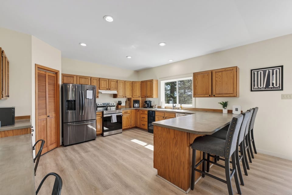 Kitchen (Main Level)