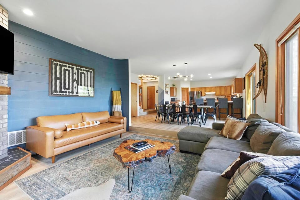 Living Area (Main Level)