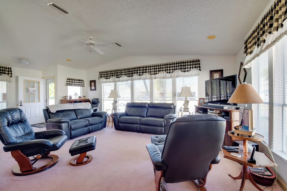 Lady Lake Vacation Rental | 2BR | 2BA | 1 Step Required | 1,400 Sq Ft