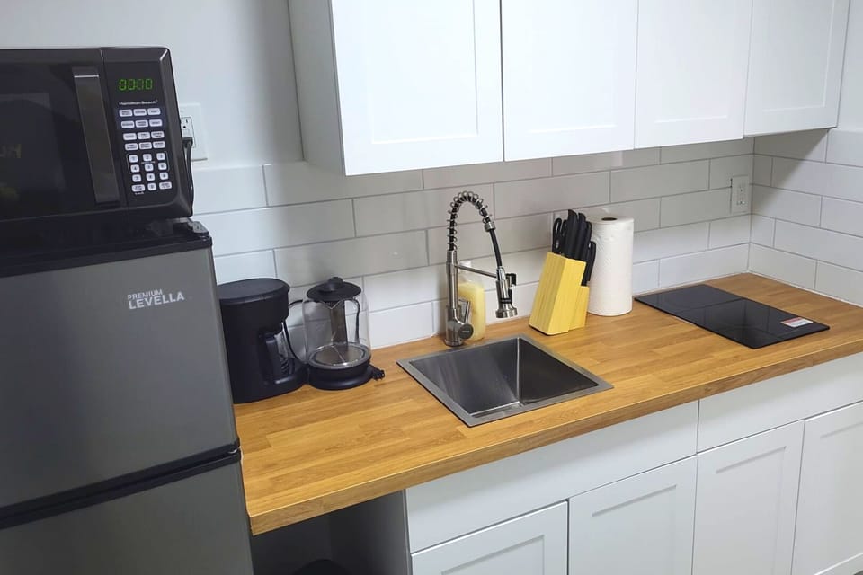 Fully equipped kitchen with all the necessities that will make you feel at home.